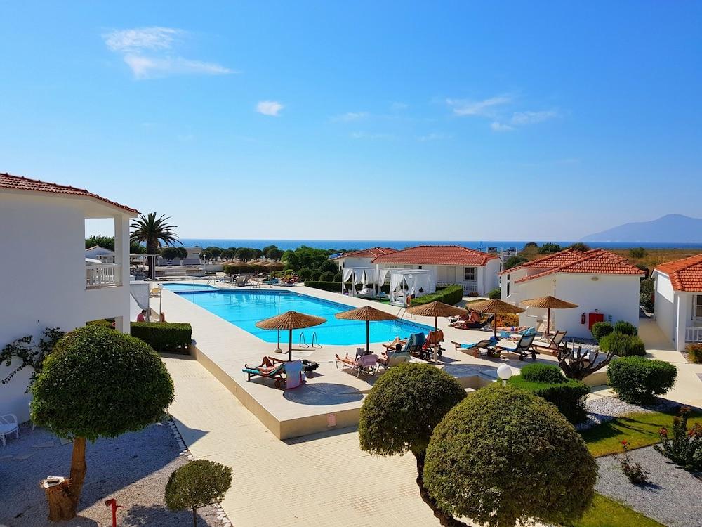 Fito Aqua Bleu Resort ピタゴリオ エクステリア 写真